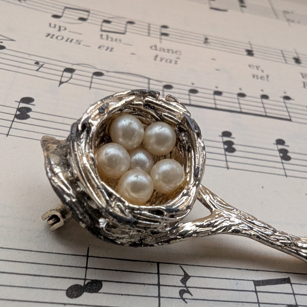 Silver Bird Nest Brooch with Pearls - Picture 3 of 12